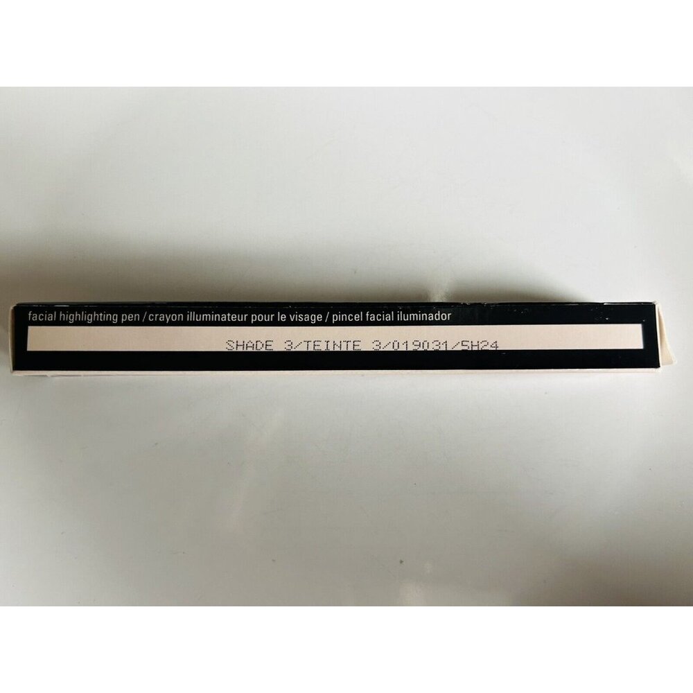 MARY KAY  Facial Highlighting PEN - SHADE 3 - .04 FL. OZ. DISCONTINUED